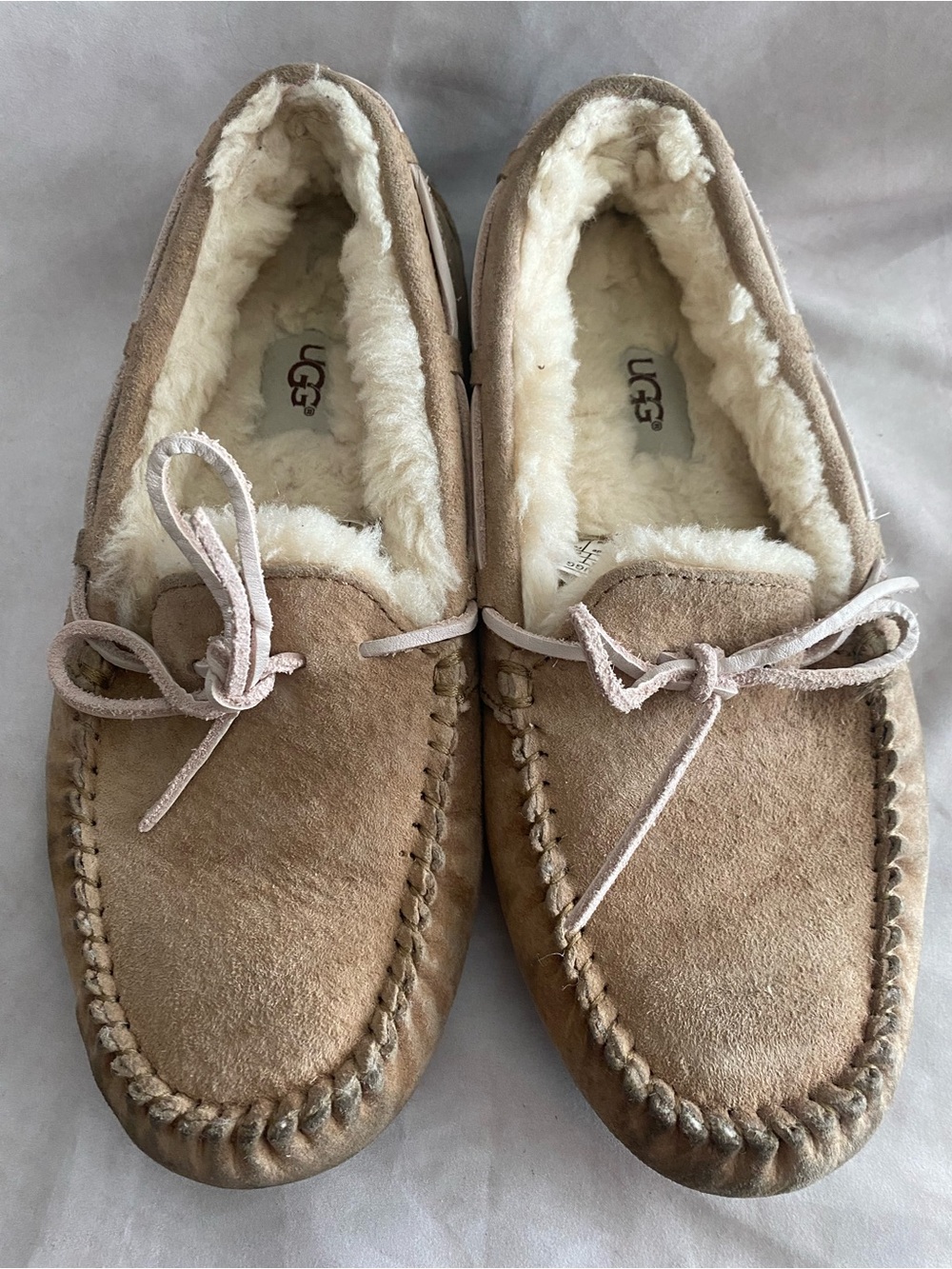 UGG Dakota Moccasin Slippers Size 8